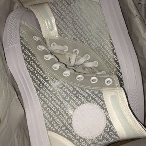 Converse shoes size 10 in Men’s